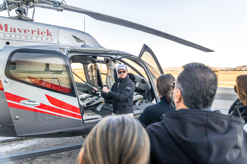 Las Vegas: vuelo en helicóptero sobre el Strip con opcionesVuelo nocturno al Strip de Las Vegas con traslados al hotel