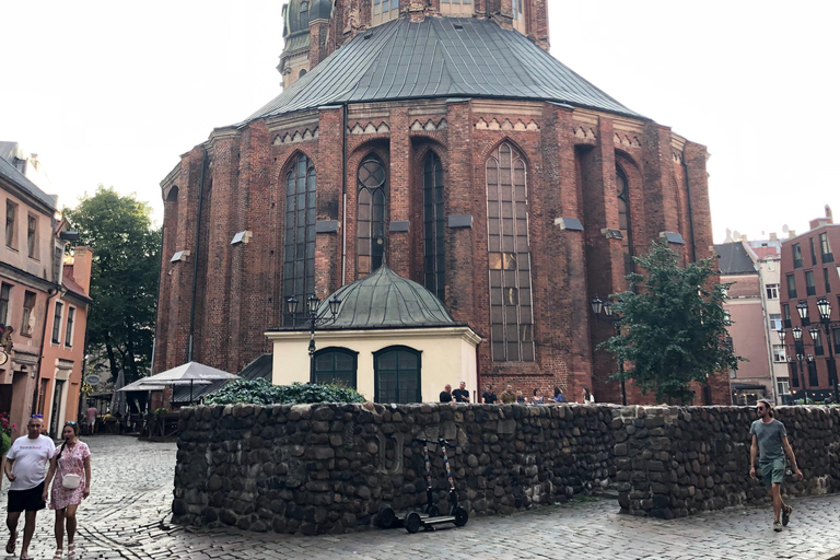 Riga Old Town, C Market & Art Nouveau Guided Walking Tour
