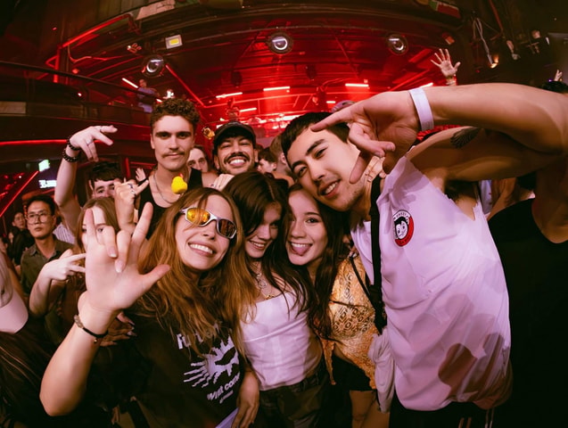 Hanoi Nightlife Bar Crawl: Music, Drinks & Good Vibes