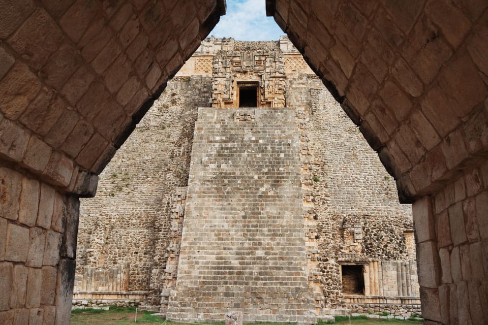 Mérida: Uxmal Privado, excursión de un día con baño en cenote y comida ...