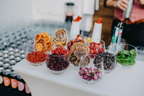 Budapest: Crucero Buffet de Nochevieja con Bebidas IlimitadasCena crucero de Nochevieja Piso turístico