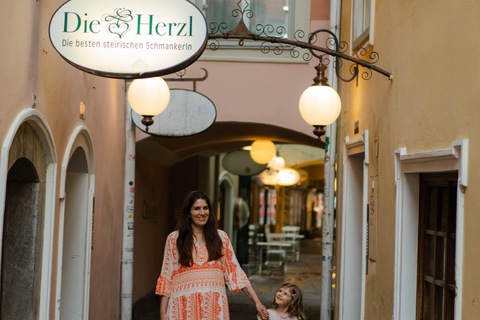 Servizio fotografico privato a piedi nel centro storico di Graz