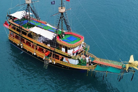 Alanya: Deluxe Exclusive Pirate Gulet with Foam & DJ Boat Trip with Hotel Transfer