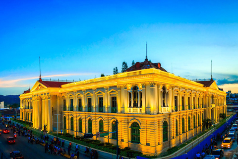 San Salvador: Zachód słońca nad Puerta del Diablo i historyczne centrum miastaSan Salvador: Zachód słońca nad Bramą Diabła i historycznym centrum miasta