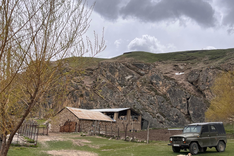 3 day trekking between mountain villages Khinaliq - Qriz Baku: 3 day trekking aroud mountain villages Guba - Khinalig