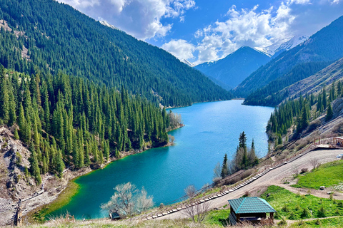 Prywatne: Charyn &amp; Black Canyons oraz Kolsay &amp; Kaindy Lakes.