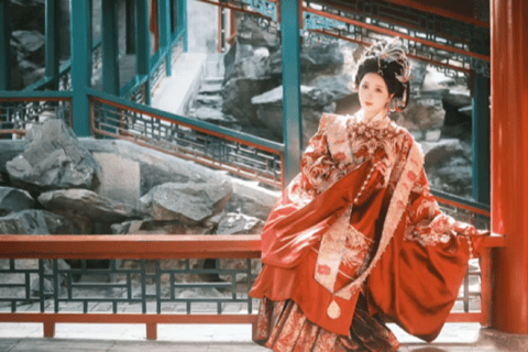 Beihai Park & Shichahai: Imperial Garden and the Essence of Beijing Beihai Park & Shichahai: Imperial Garden and Essence of Beijing