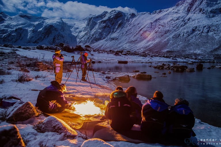 Tromsø : Excursion aux aurores boréales avec dîner et boissons chaudesTromsø : Visite des aurores boréales avec dîner et boissons chaudes