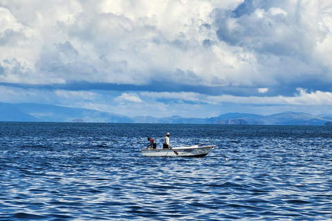Puno : excursion d&#039;une journée aux îles flottantes d&#039;Uros et à l&#039;île de Taquile