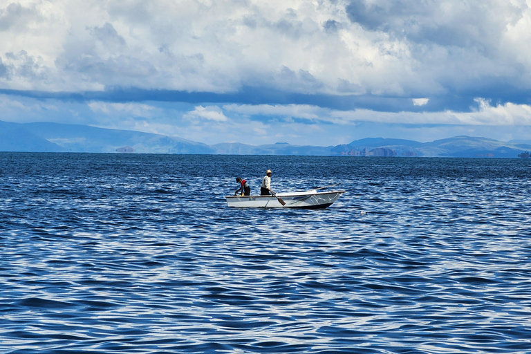 Puno : excursion d&#039;une journée aux îles flottantes d&#039;Uros et à l&#039;île de Taquile
