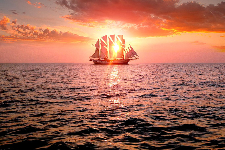 Singapore: Sunset Tall Ship Cruise with 4-Course Meal