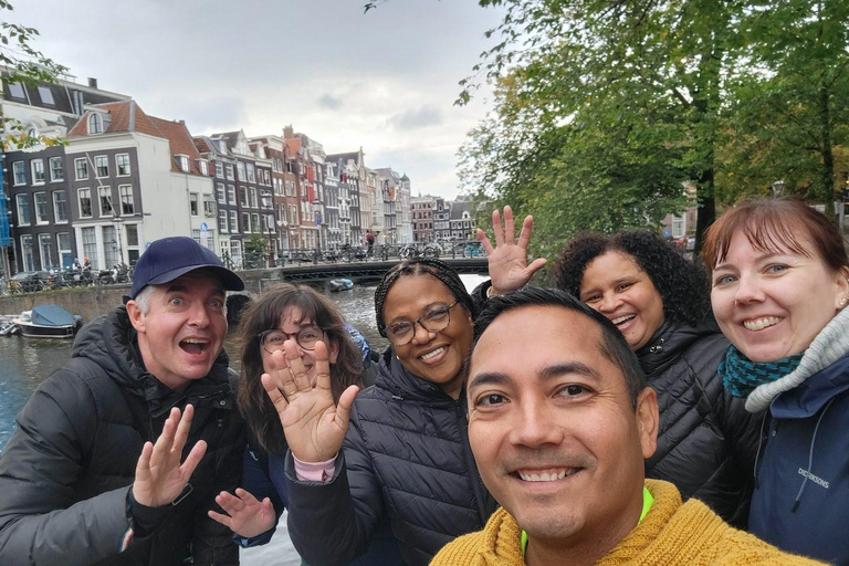 Amsterdam: Small Group Walking Tour with Fun Guide Walking Tour in Amsterdam with Enthusiastic and Fun Guide