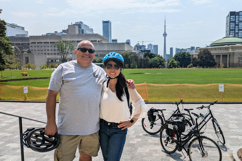 Anda de bicicleta pelos bairros dinâmicos de Toronto