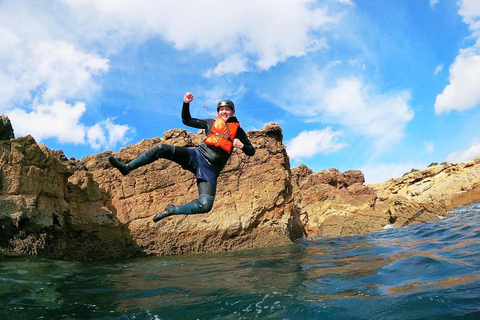 Lagos: Algarve Coasteering und Schnorchelabenteuer