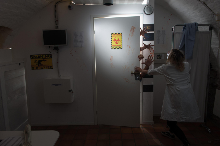 Stockholm: Escape Room Game with Dinner and Drinks