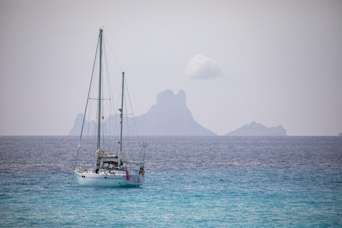 Esperienza di vela a Ibiza - Es Vedra Sunset