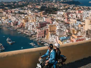 Vivi Procida in modo sostenibile: con EMZgo paga solo i minuti che utilizzi