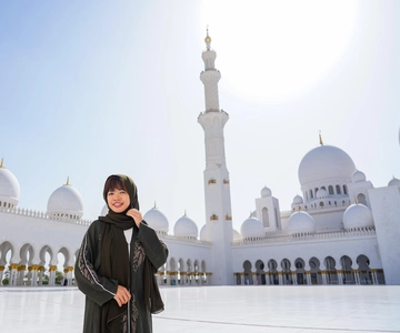 From Abu Dhabi: Grand Mosque, Royal Palace& Heritage Village