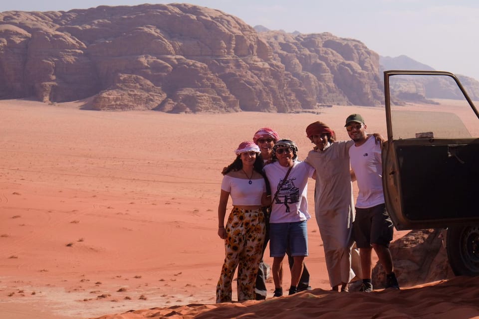 Wadi Rum, Jeep tour di mezza giornata - Hizvo