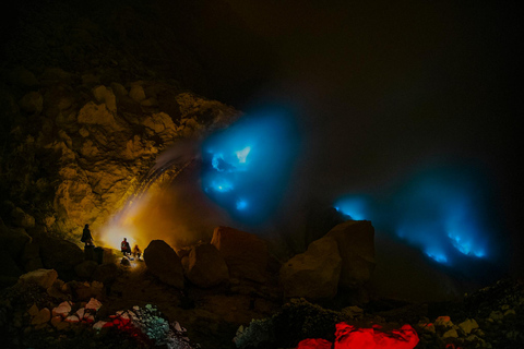 Banyuwangi/Bali: Mt Ijen Sunrise & Blue Flame in Guided Tour From Bali: Mt Ijen Sunrise & Blue Flame Guided Tour