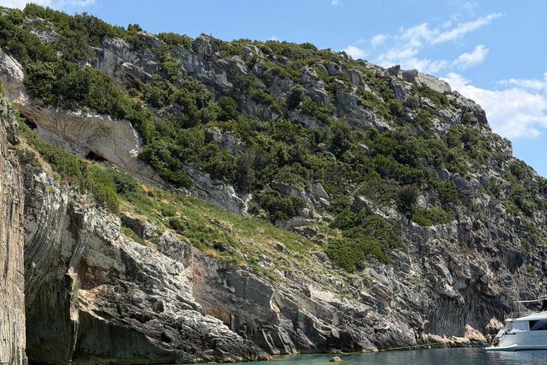 Golem to Grama Bay, Blue Cave & Secret Canyons by Speedboat Tirana/Golem: Grama Bay,Blue Cave & Hidden Bays by Speedboat