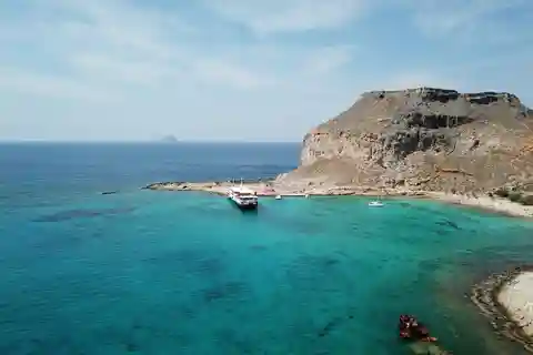 Excursion en bateau privé vers la plage de Balos et Gramvousa depuis La Canée