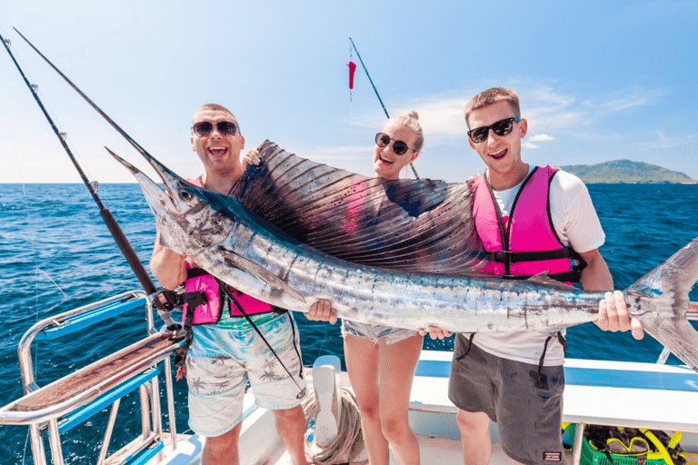 Phuket: Crociera in barca per la pesca d&#039;altura sull&#039;isola di Racha