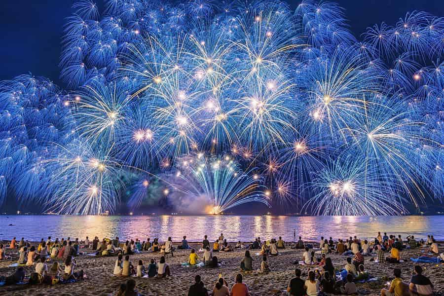 Abendausflug ab Tokio: Feuerwerk in Atami und Hakone oder Kamakura. Foto: GetYourGuide Abendausflug ab Tokio: Feuerwerk in Atami und Hakone oder Kamakura. Foto: GetYourGuide