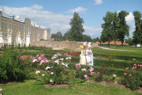 From Riga: Bauska Castle & Rundāle Palace Half Day Trip