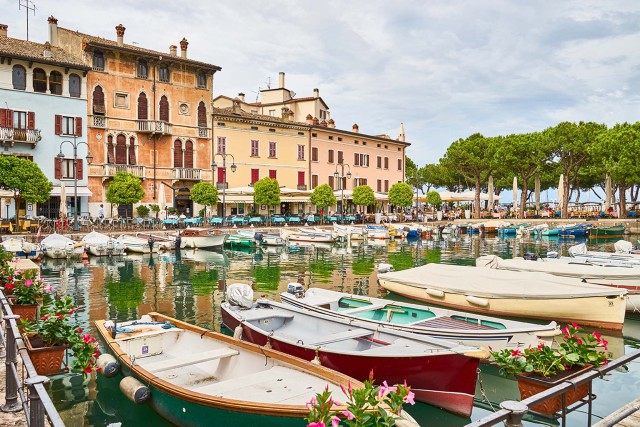 Visit Desenzano sunset shared tour in Italy