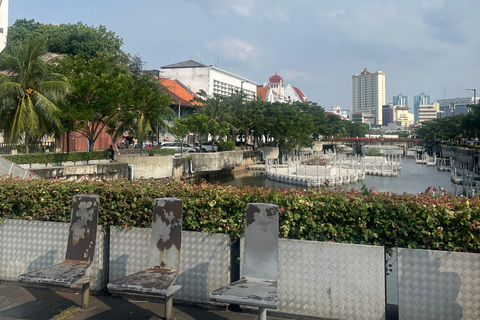 Jakarta : Guided City Tour with Lunch at Historic Restaurant