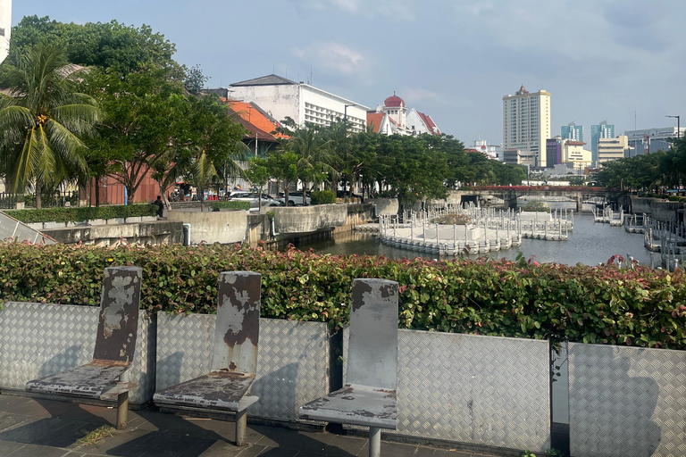 Jakarta : Guided City Tour with Lunch at Historic Restaurant