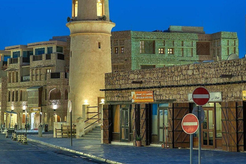 Doha: Guided Night Tour with Lights, Culture & Landmarks