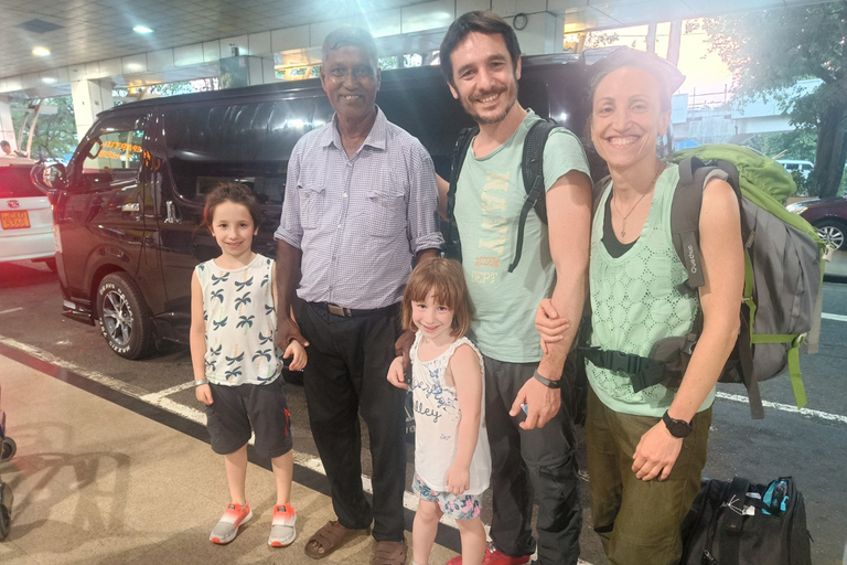 Sri Lanka: 8-Days Tour from the Airport with Private Guide 8 Days Tour with Flat Roof Van