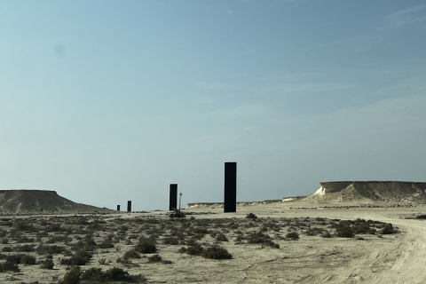 Doha : Piste de course de chameaux/Colline des champignons/Sculpture de Richard Serra(Copie de) Doha : Piste de course de chameaux/Colline des champignons/Sculpture de Richard Serra