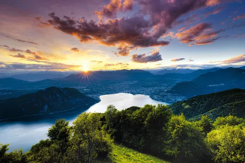 De Como: Bellagio, Como & Lugano Day Tour com cruzeiro guiado pelo lago