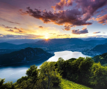 From Como: Bellagio, Como & Lugano Day Tour with Lake Cruise