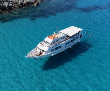 From Trapani: Favignana and Levanzo minicruise with lunch on board