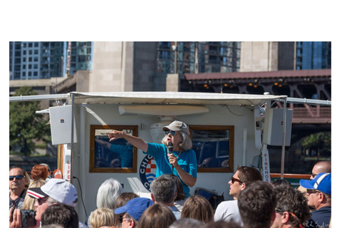 Chicago: Architecture Boat Tour with Drinks