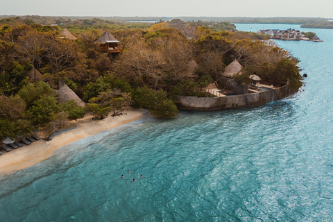 罗萨里奥群岛：卡塔赫纳私人快艇之旅29英尺私人游艇（最多可容纳10人）