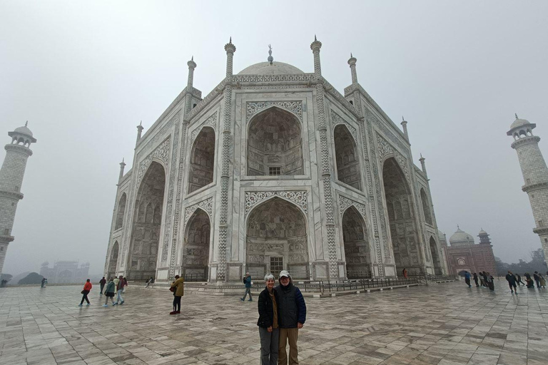 Delhi : excursion privée d'une journée au Taj Mahal et à AgraExcursion avec voiture climatisée, chauffeur et guide