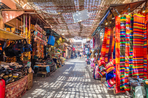 Marrakech: visite à pied des souks et des fondouks avec du thé marocainUne visite en petit groupe