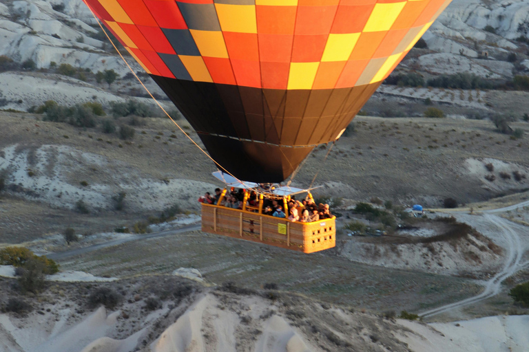 Johannesburg: Sunrise Balloon Ride Over Cradle of Humankind