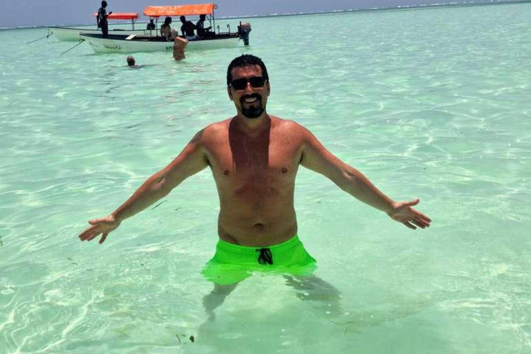 Zanzibar: Blue lagoon, Starfish, Snorkling & the Rock