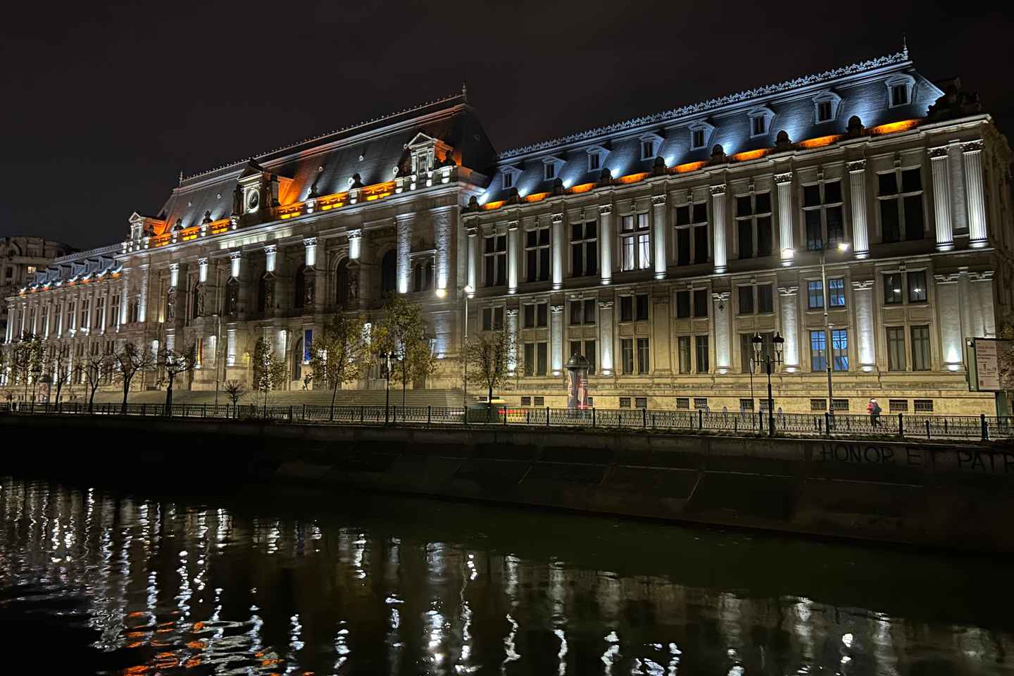 Bucarest : Immersion Cinématographique au Cœur de la Ville