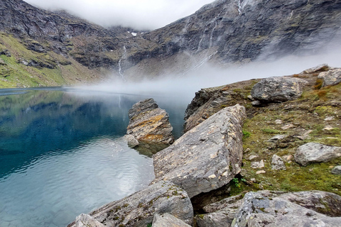 Desde Abisko: Excursión Guiada por el Valle de Kärkevagge y el Lago Trollsjön