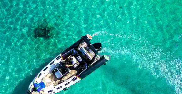 Novalja: Bootsfahrt mit Schwimmen, Schnorcheln & Prosecco