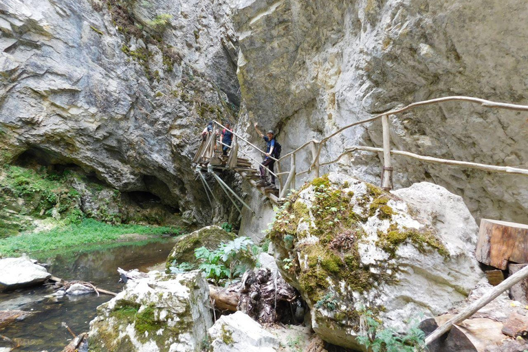 Plovdiv: Devil’s Throat & Yagodinska Caves Day Trip