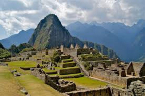 Cusco - Puno 5 Days / Machu Picchu-/ 4 nights Lago Titicaca