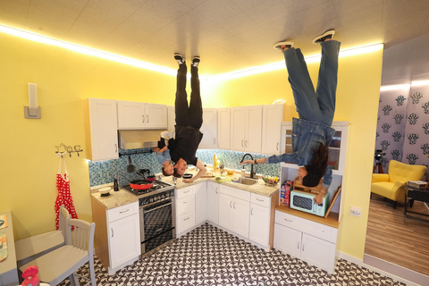 Los Angeles: Upside Down House Entry Ticket